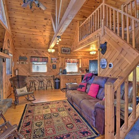 Helen Cabin With Deck And Hot Tub Less Than Half Mi To Main St ภายนอก รูปภาพ