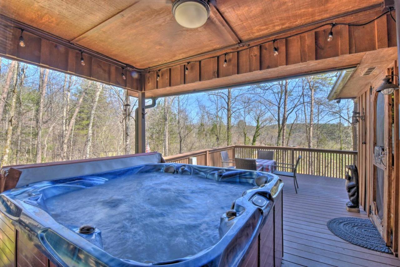 Helen Cabin With Deck And Hot Tub Less Than Half Mi To Main St ภายนอก รูปภาพ