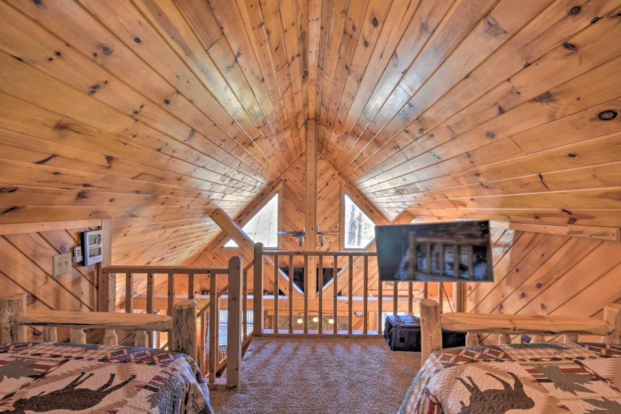 Helen Cabin With Deck And Hot Tub Less Than Half Mi To Main St ภายนอก รูปภาพ